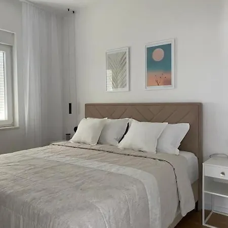 Luxury With Pool, Jacuzzi And Sea View Split דירה