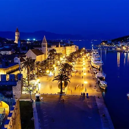 דירה Luxury With Pool, Jacuzzi And Sea View Split *