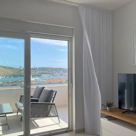 Luxury With Pool, Jacuzzi And Sea View Split דירה *