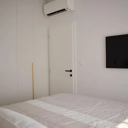 Luxury With Pool, Jacuzzi And Sea View Split Apartment Trogir