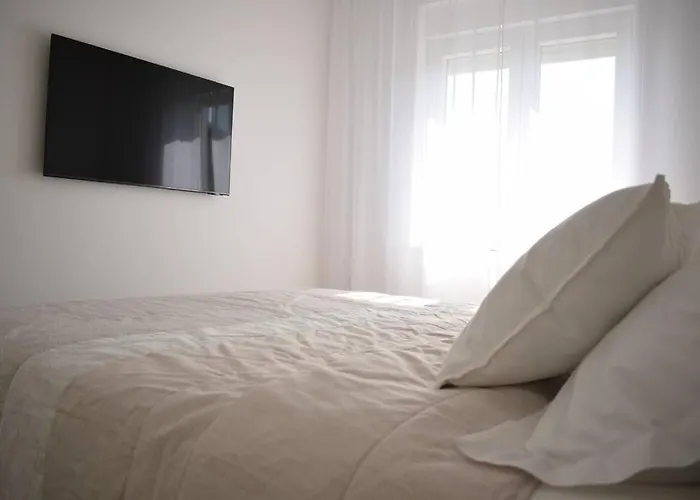 Luxury With Pool, Jacuzzi And Sea View Split Appartement Trogir