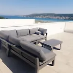 Luxury With Pool, Jacuzzi And Sea View Split Appartamento Traù