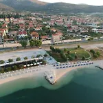 Luxury With Pool, Jacuzzi And Sea View Split Appartamento *